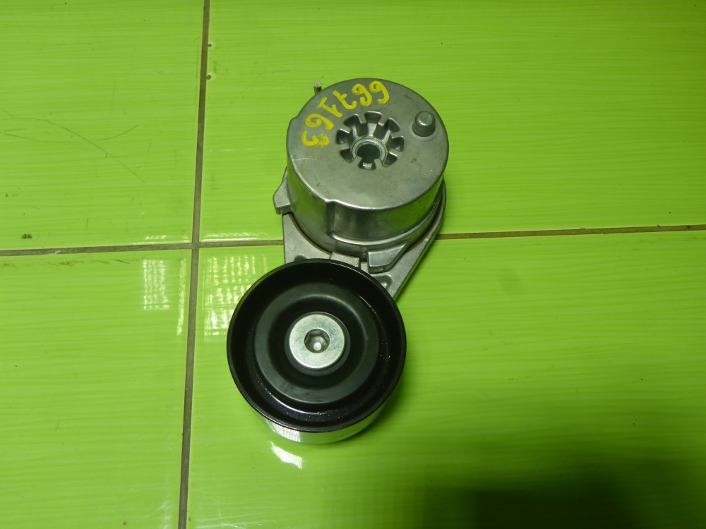 Ролик-натяжитель