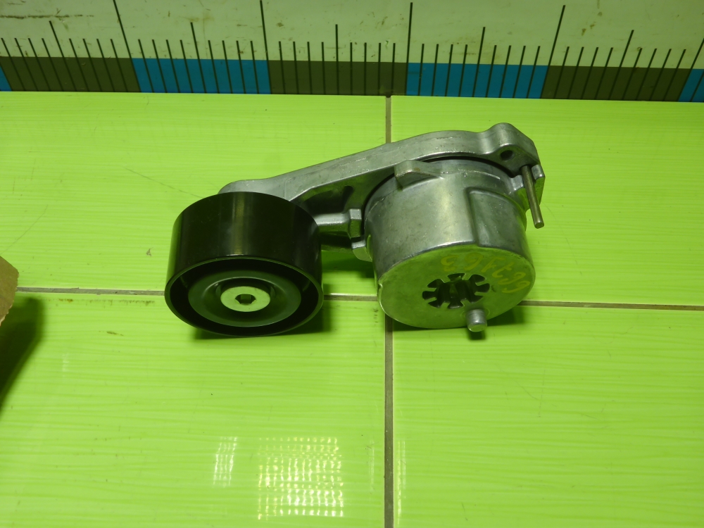 Ролик-натяжитель