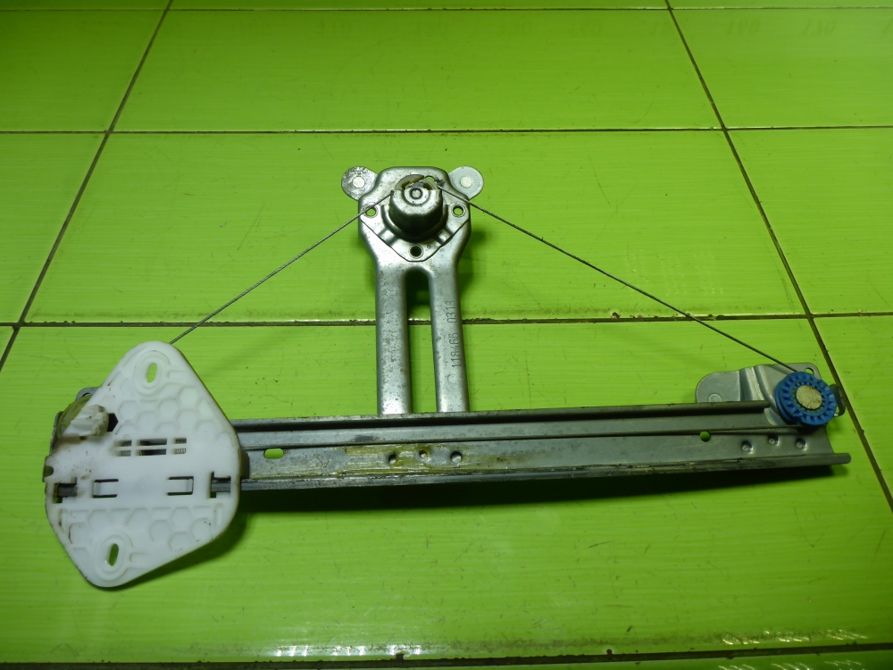 Стеклоподъемник механ. задний левый