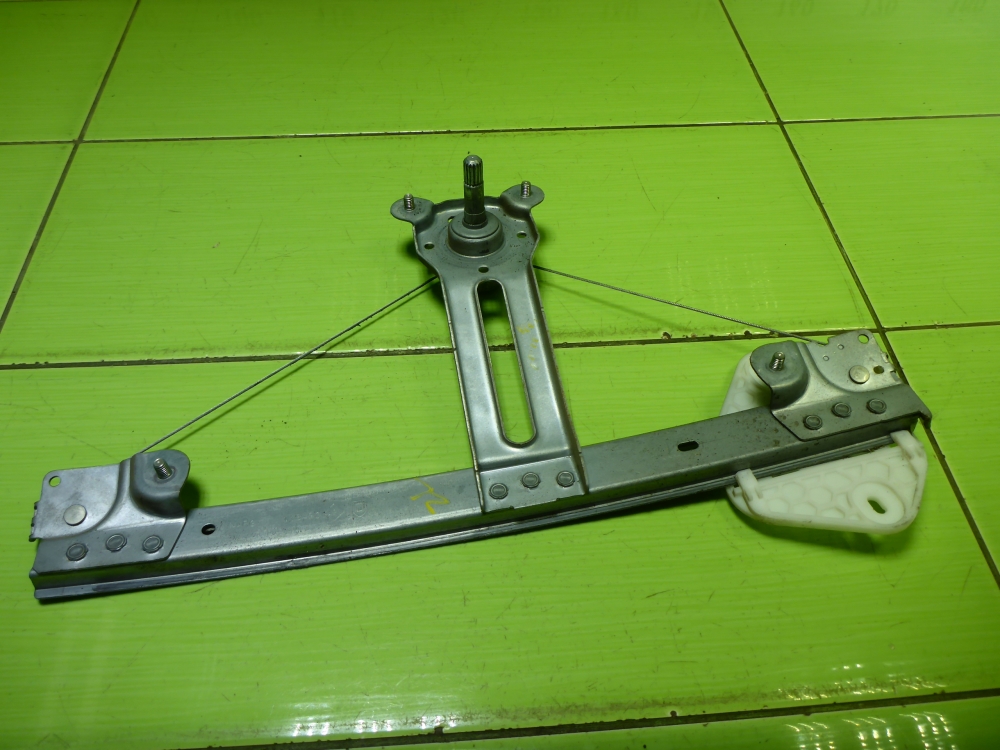 Стеклоподъемник механ. задний левый