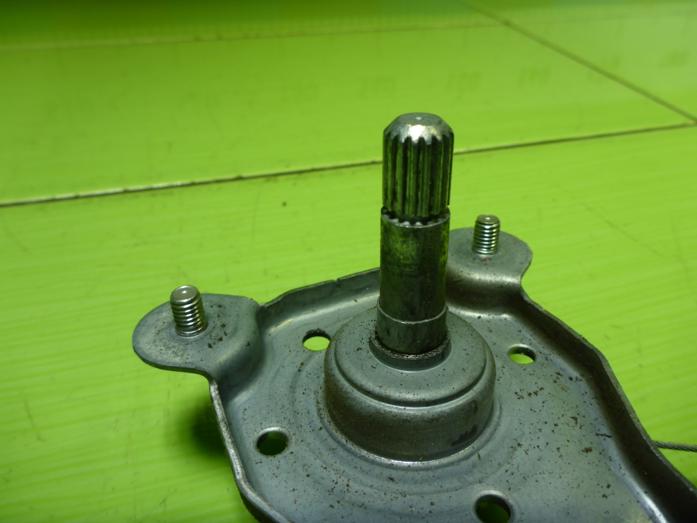 Стеклоподъемник механ. задний левый