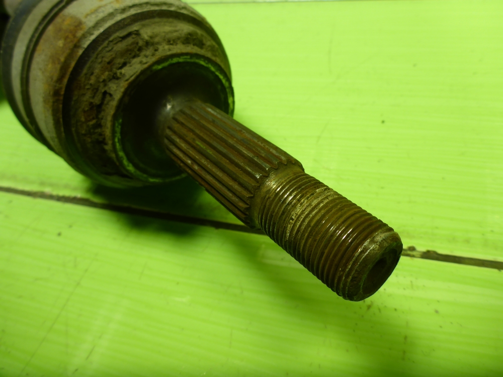 Полуось передняя правая