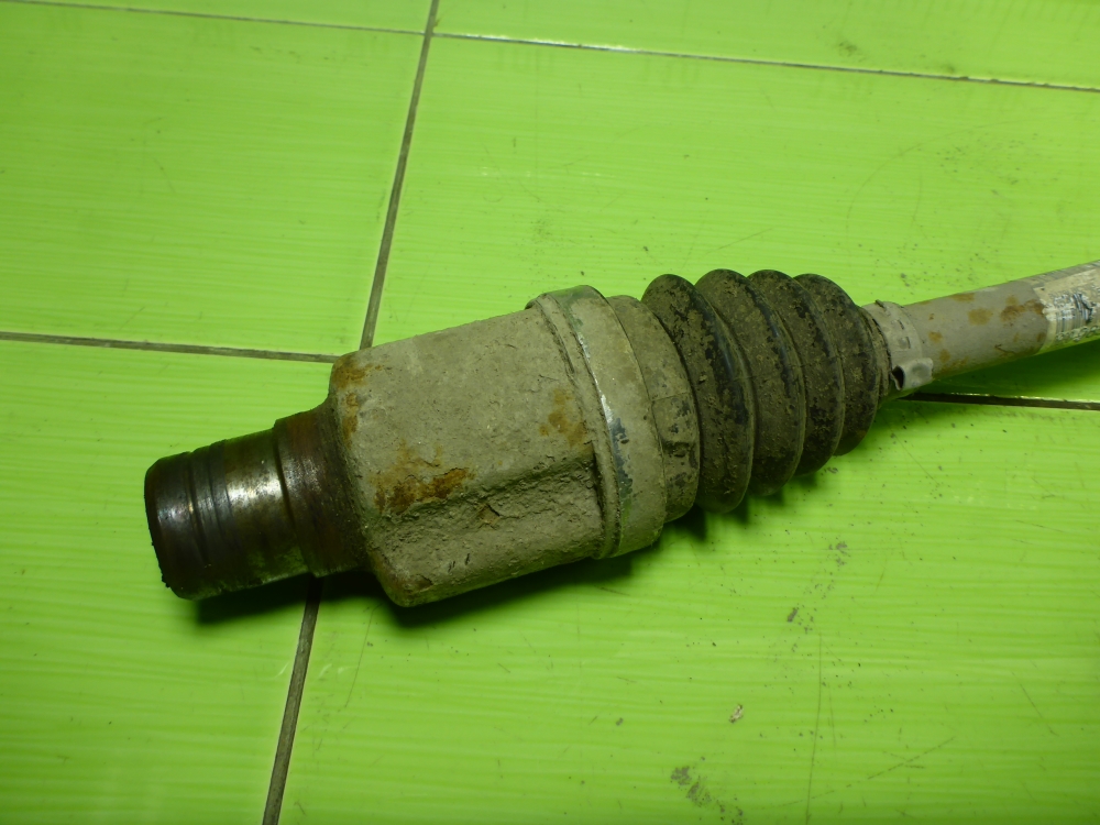 Полуось передняя правая