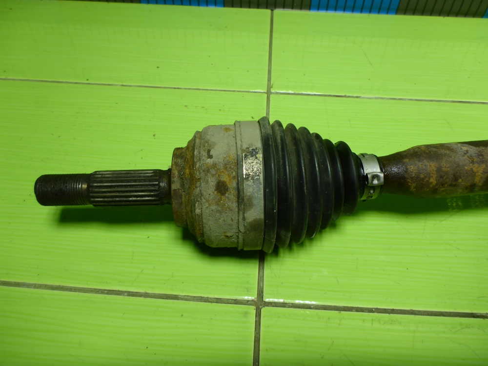 Полуось передняя левая