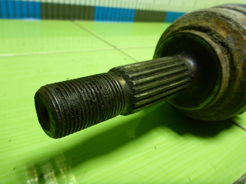 Полуось передняя левая