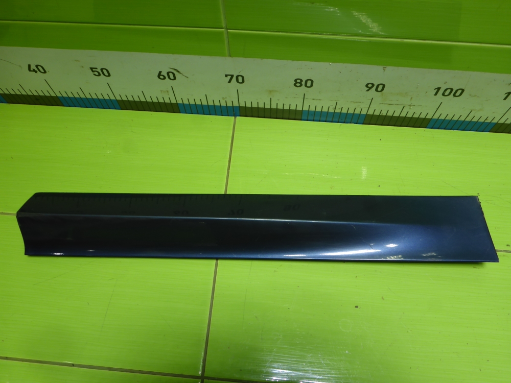 Накладка двери задней правой