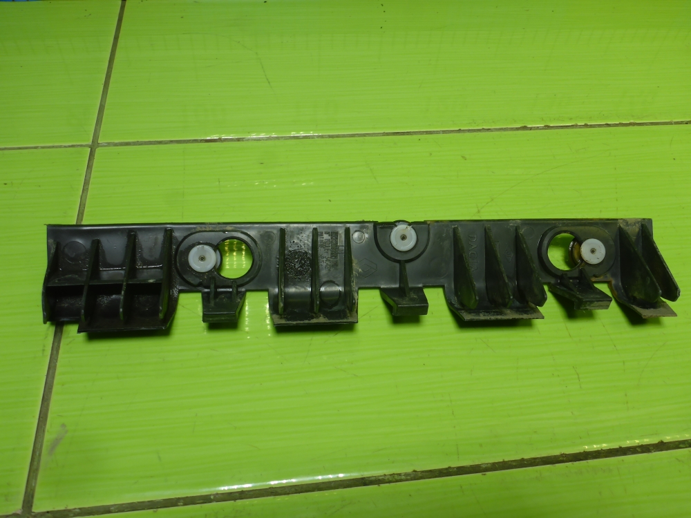 Кронштейн заднего бампера левый