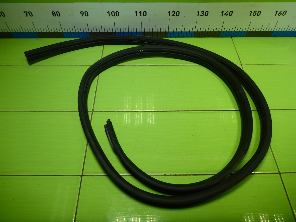 Уплотнитель двери