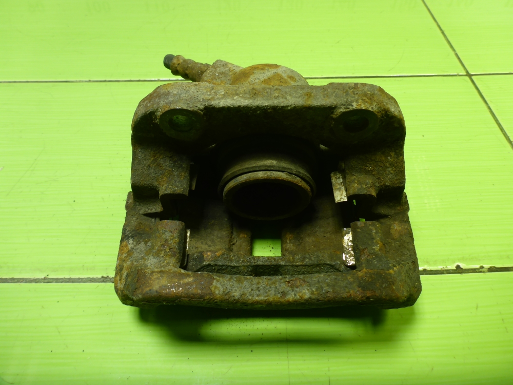 Суппорт передний левый