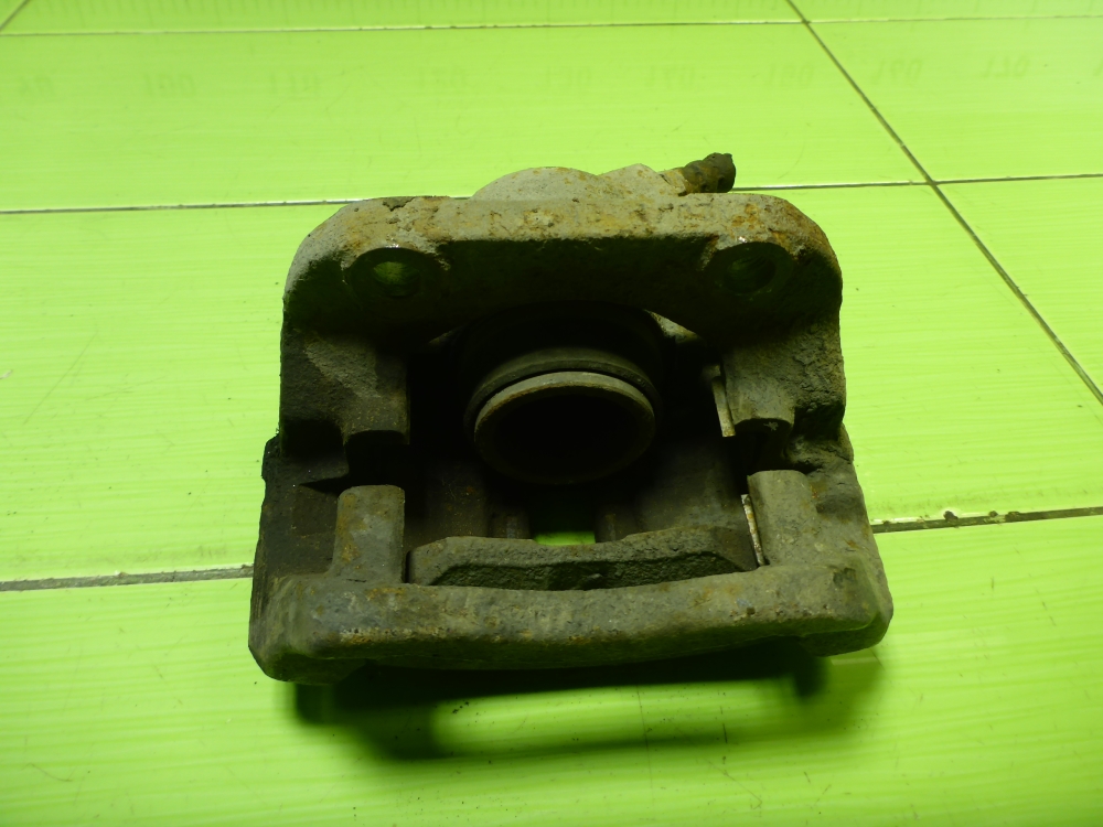 Суппорт передний правый