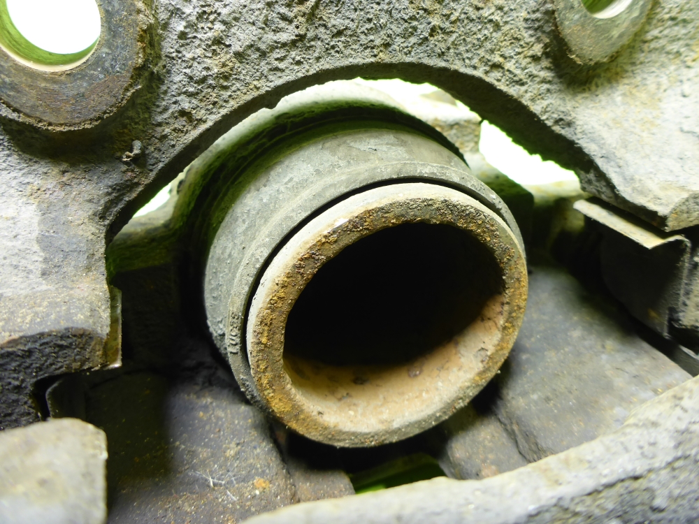 Суппорт передний правый