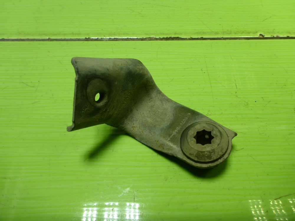 Кронштейн радиатора