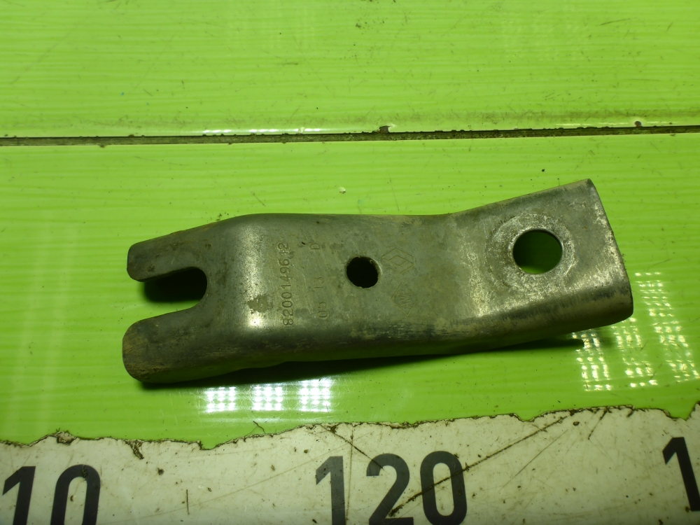 Кронштейн опоры двигателя