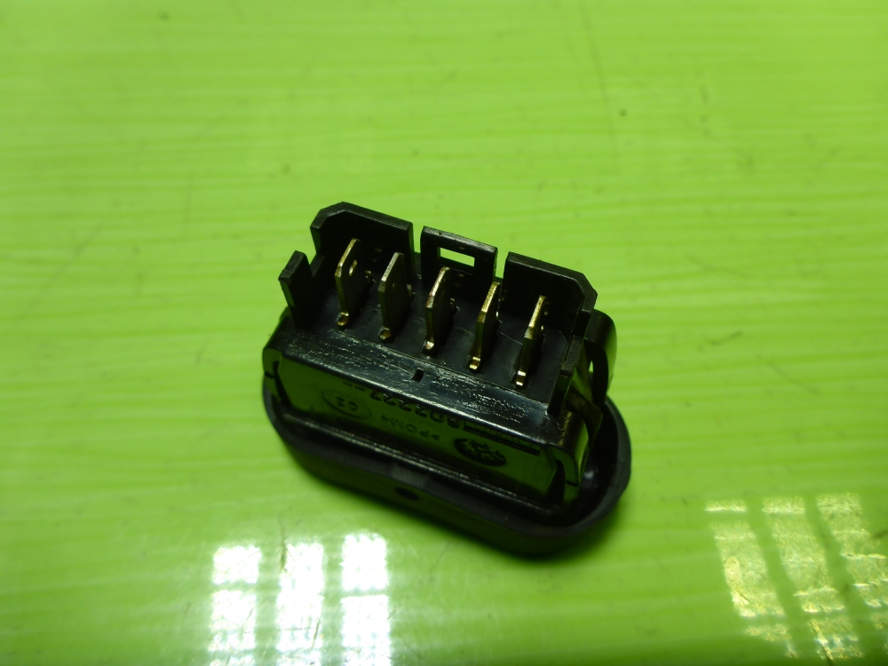 Кнопка стеклоподъемника