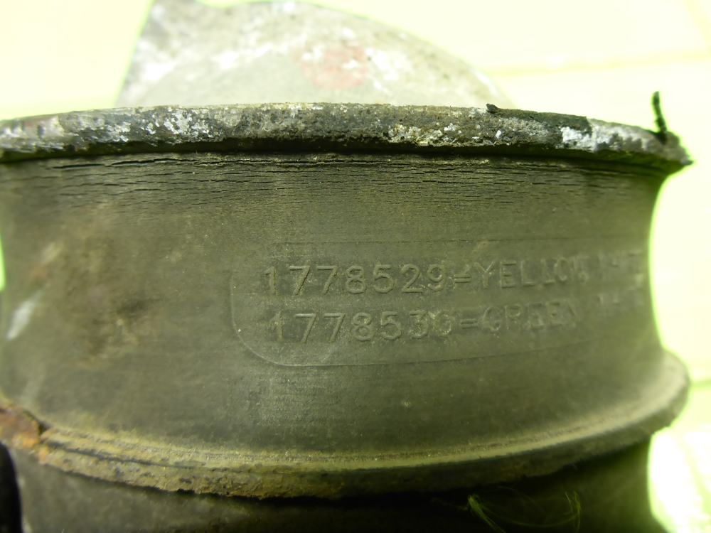 Опора двигателя левая