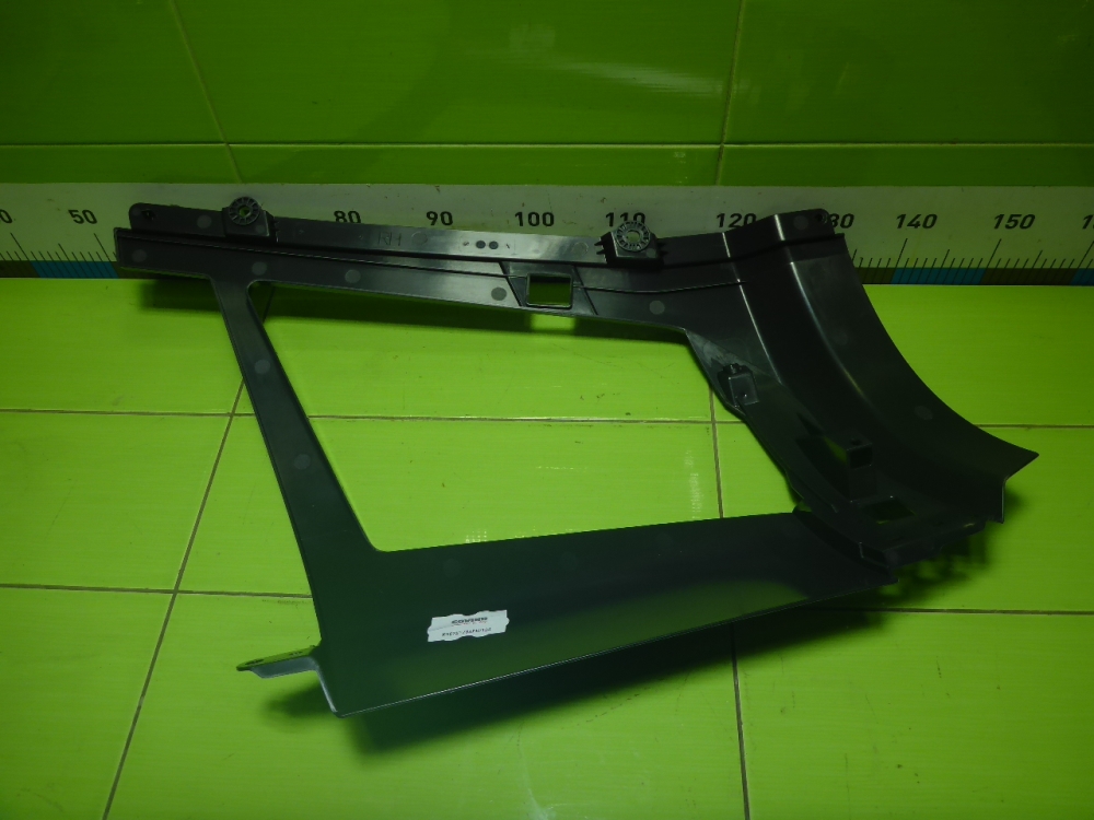 Рамка фары правой