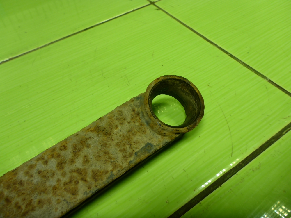 Тяга задняя нижняя