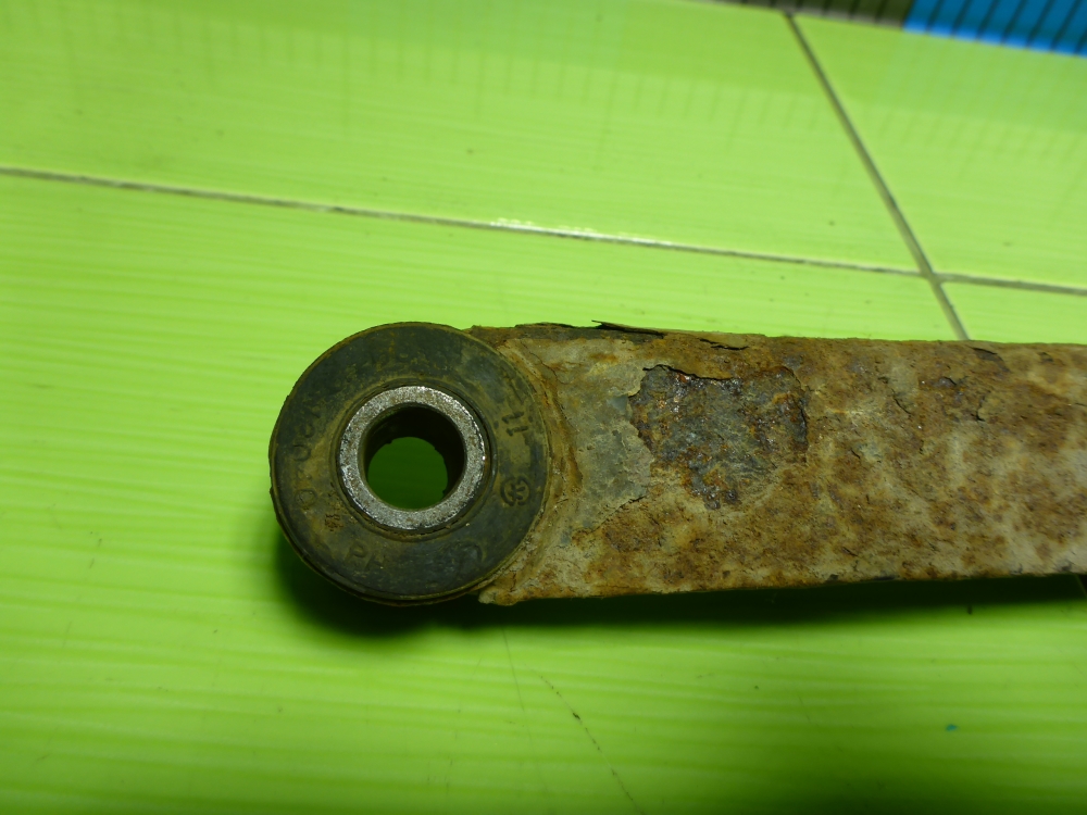 Тяга задняя нижняя