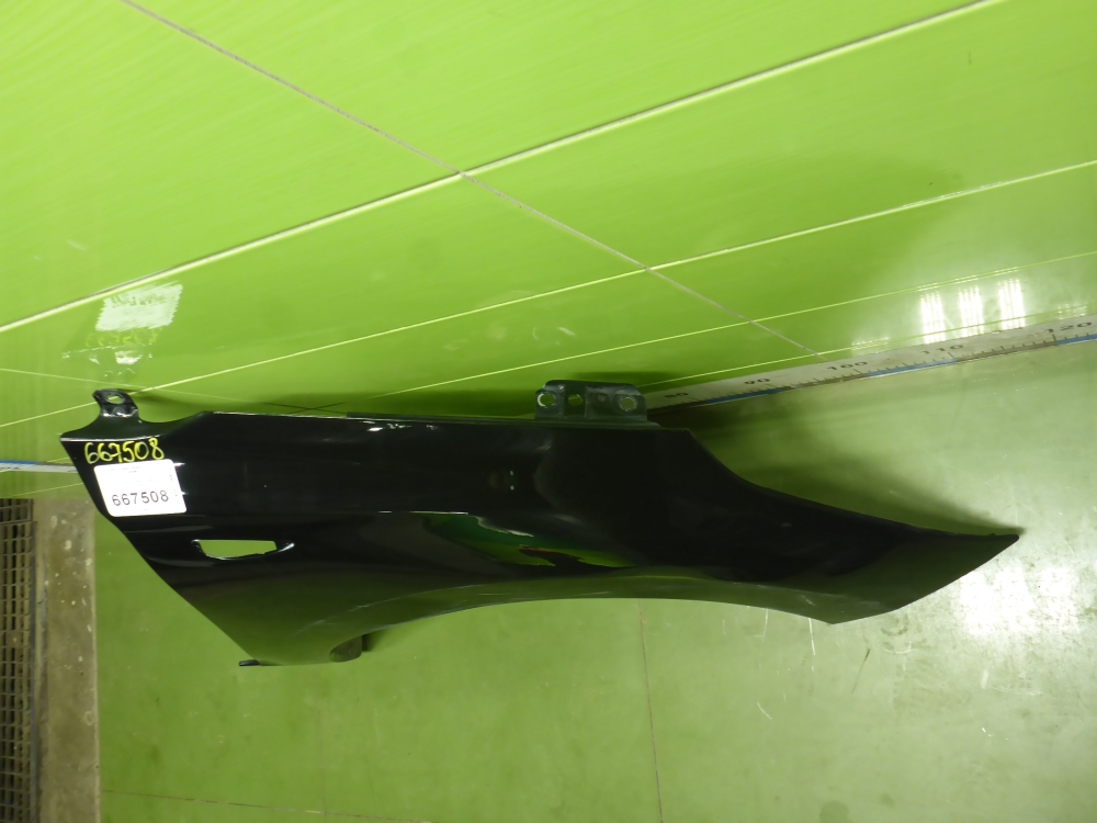 Крыло переднее правое