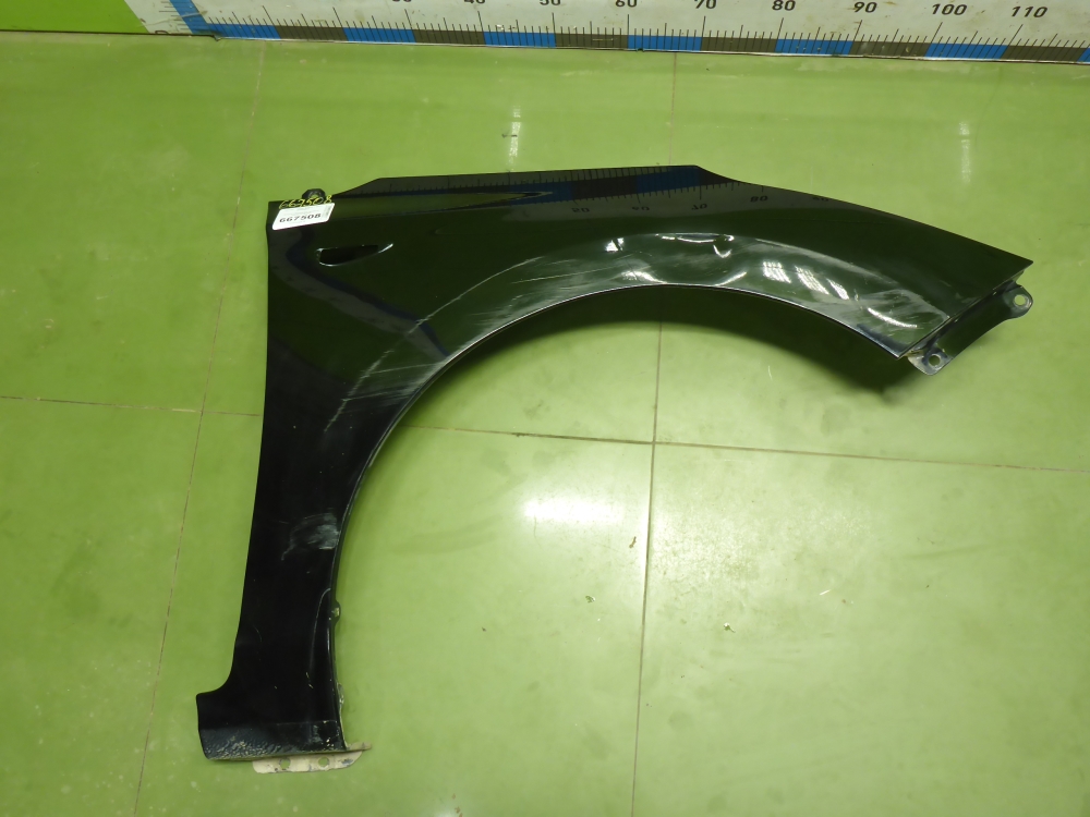 Крыло переднее правое