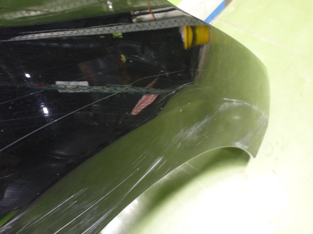 Крыло переднее правое