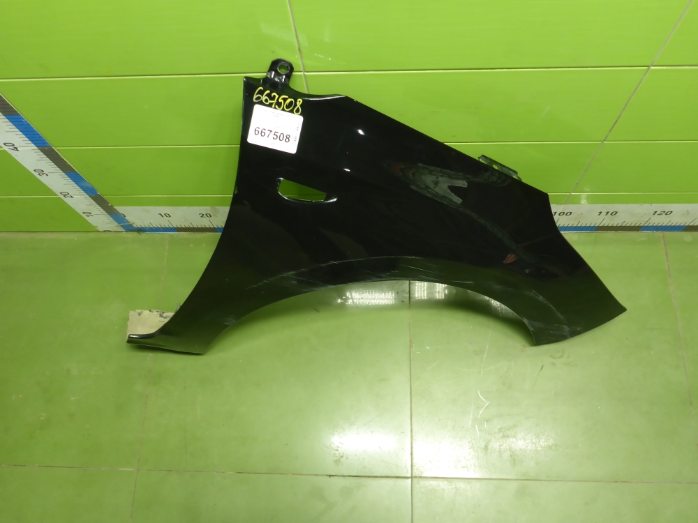 Крыло переднее правое