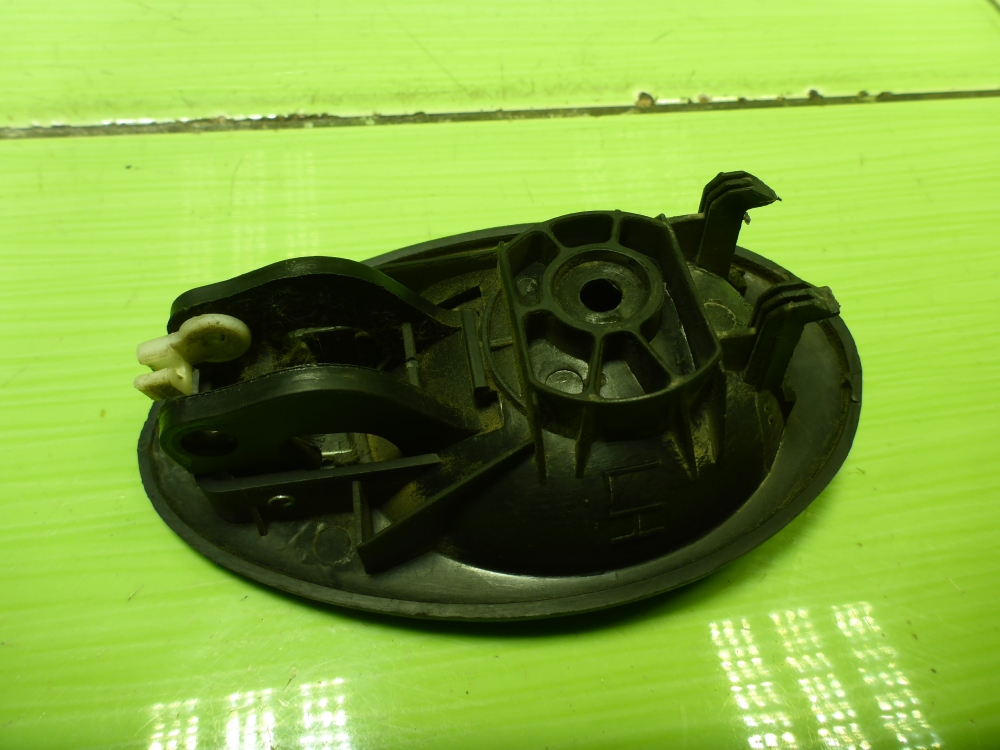 Ручка двери передней внутренняя левая