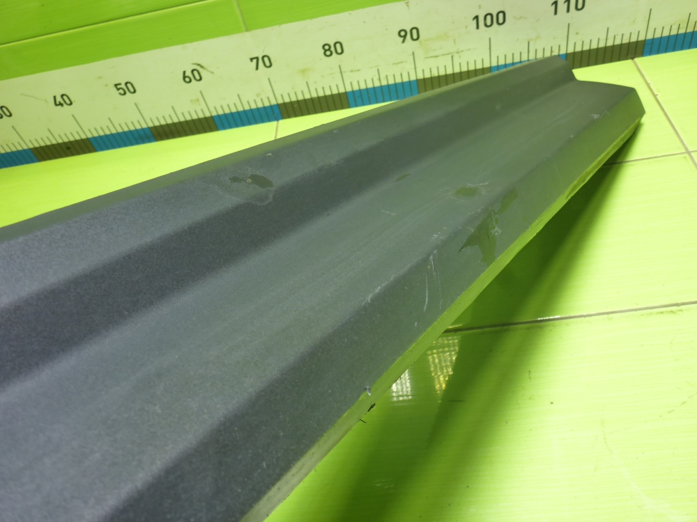 Накладка двери передней левой