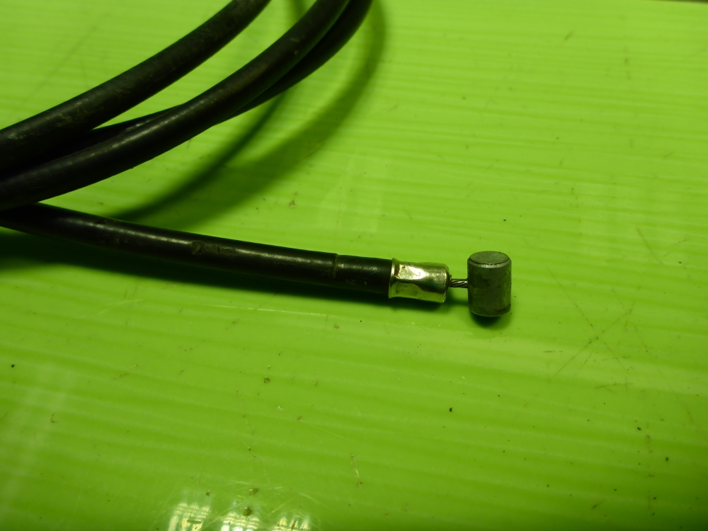 Трос открывания капота