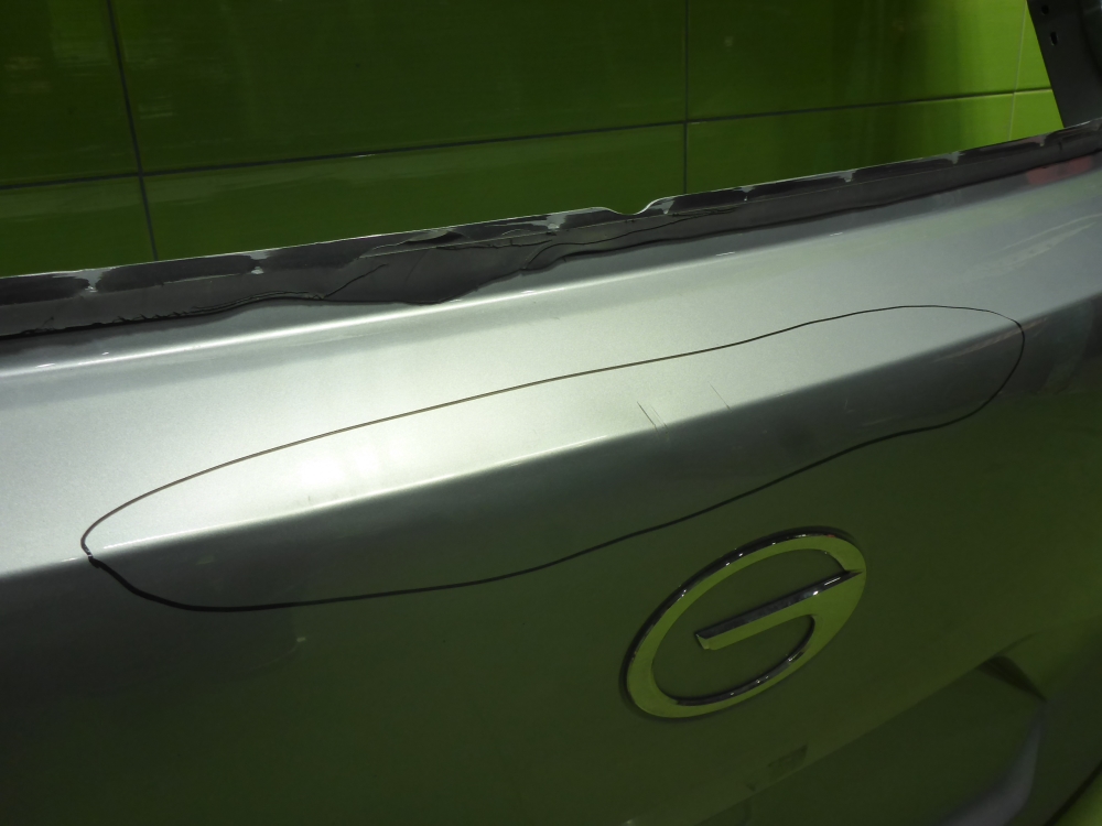 Дверь багажника