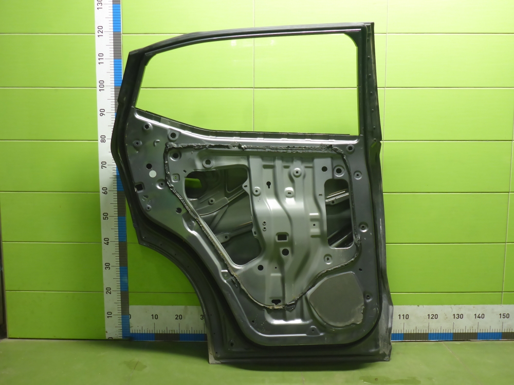 Дверь задняя левая