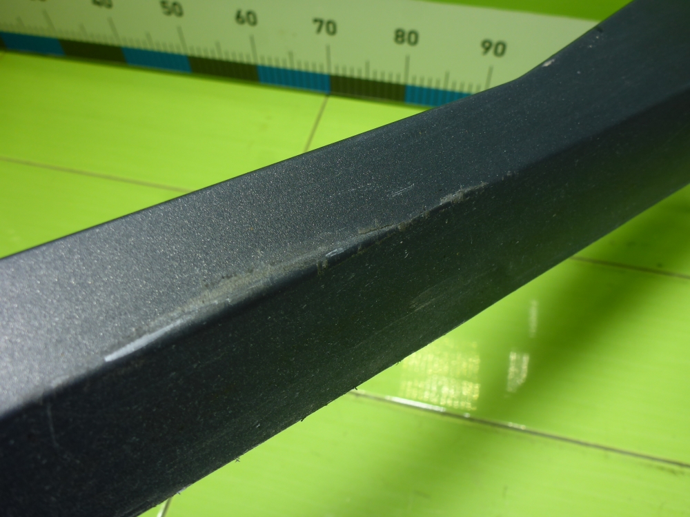 Накладка двери передней левой