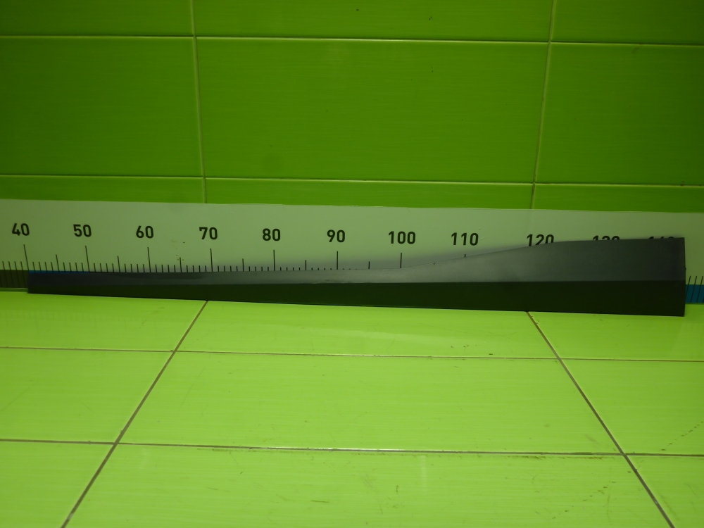 Накладка двери передней левой