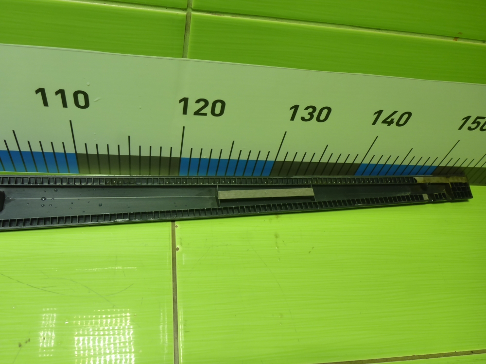 Накладка двери передней левой