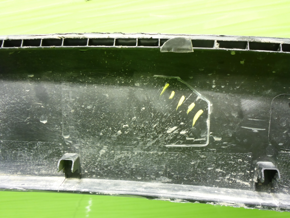 Накладка переднего крыла левого