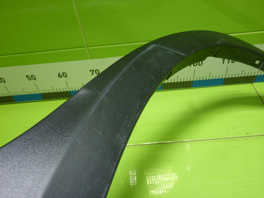 Накладка переднего крыла правого