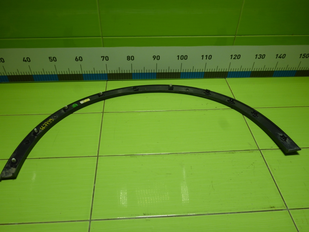 Накладка переднего крыла левого