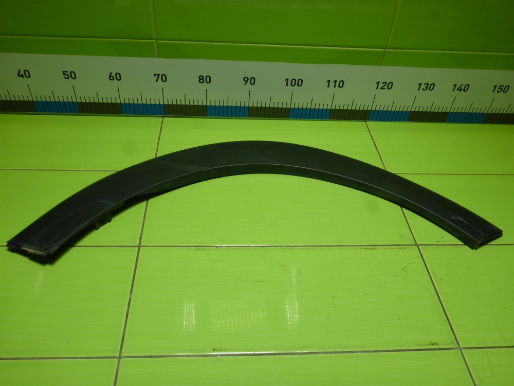 Накладка переднего крыла правого