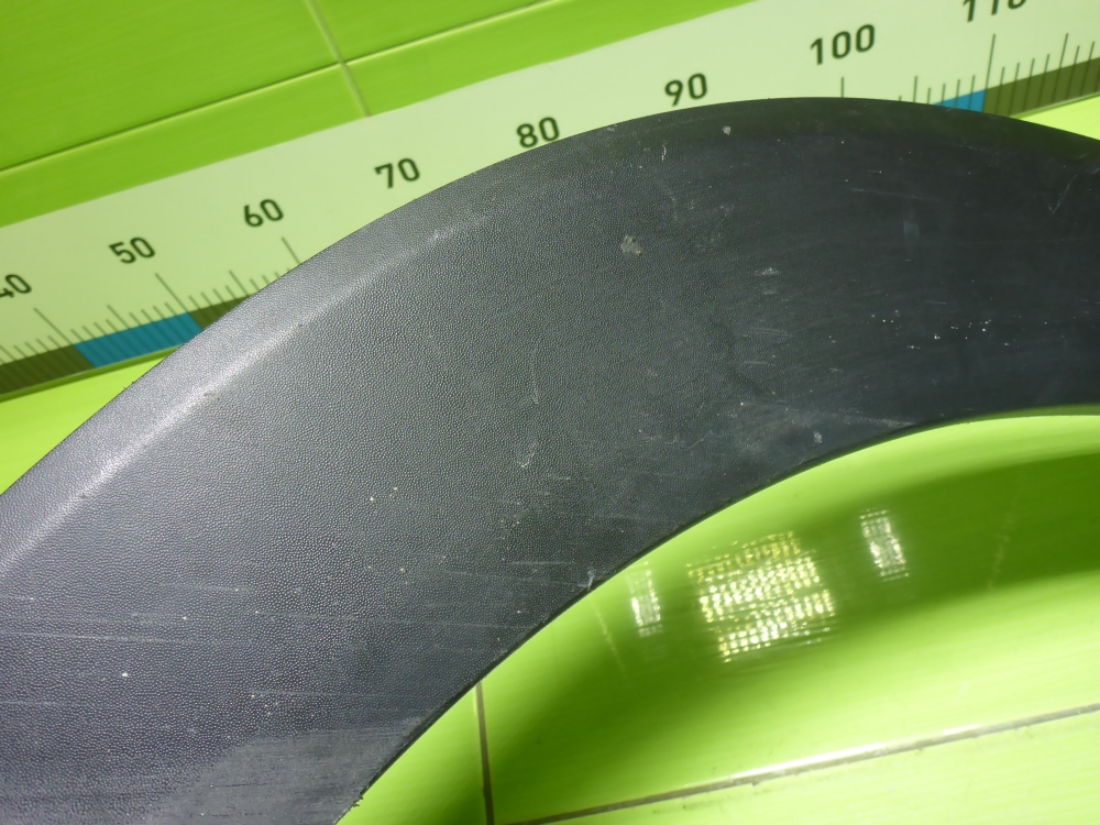 Накладка переднего крыла правого