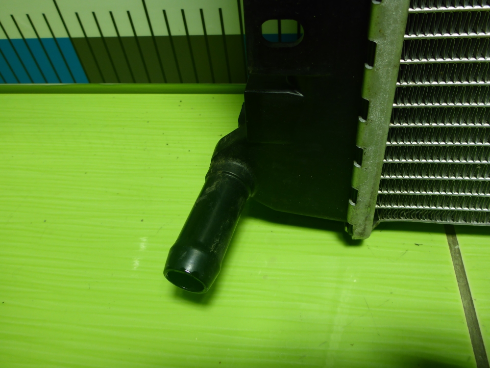 Радиатор охлаждения двигателя дополнительный