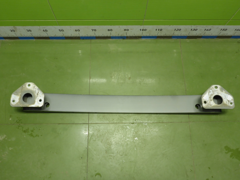 Усилитель заднего бампера