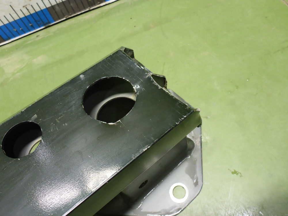 Усилитель заднего бампера