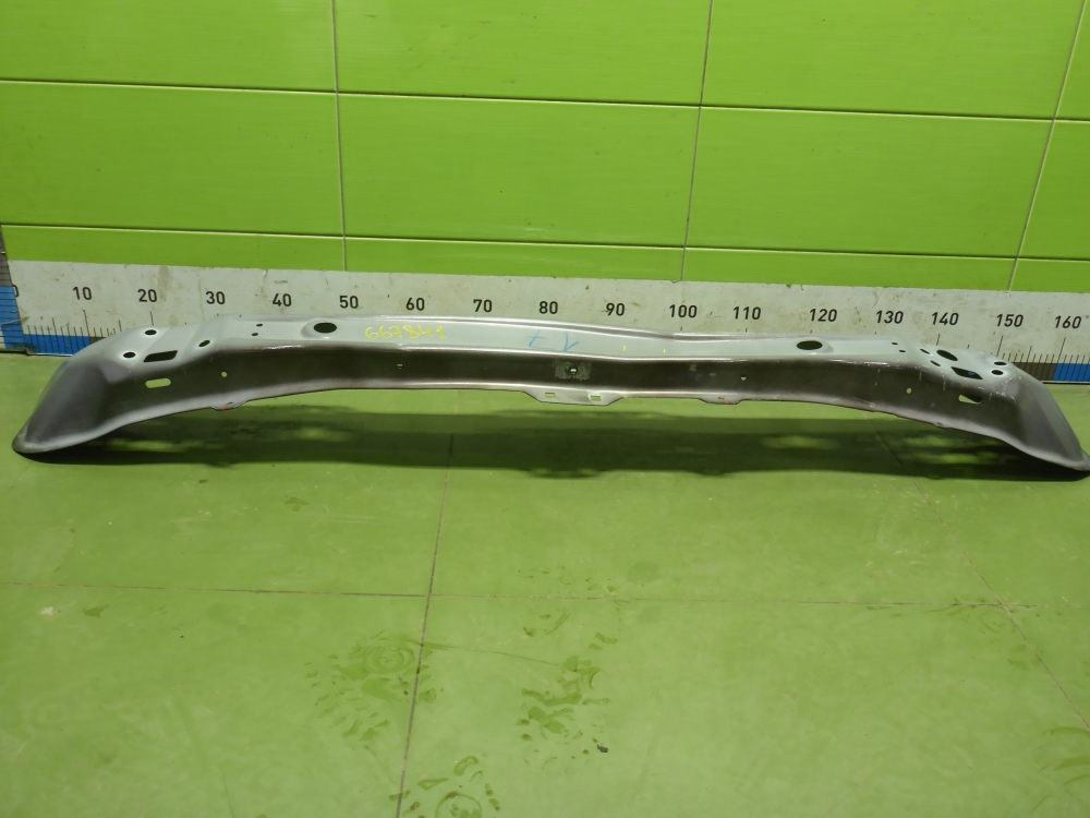 Усилитель переднего бампера