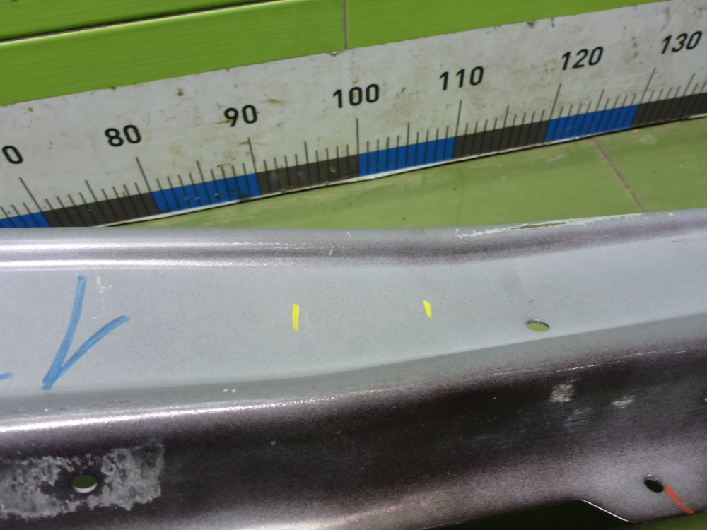 Усилитель переднего бампера