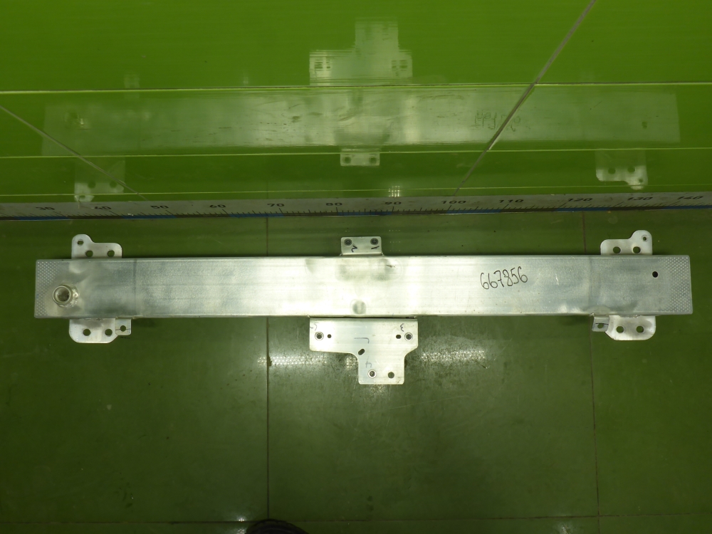 Усилитель переднего бампера