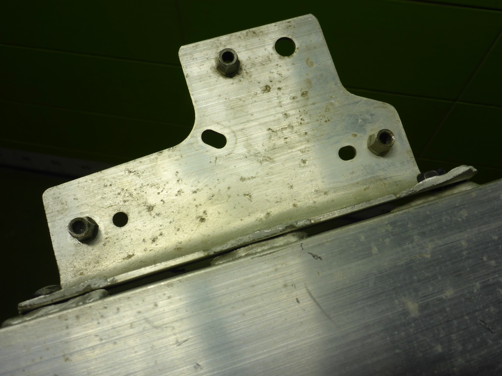 Усилитель переднего бампера