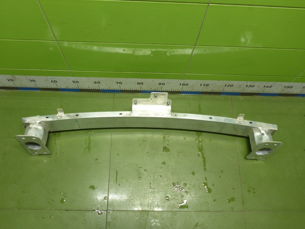 Усилитель переднего бампера