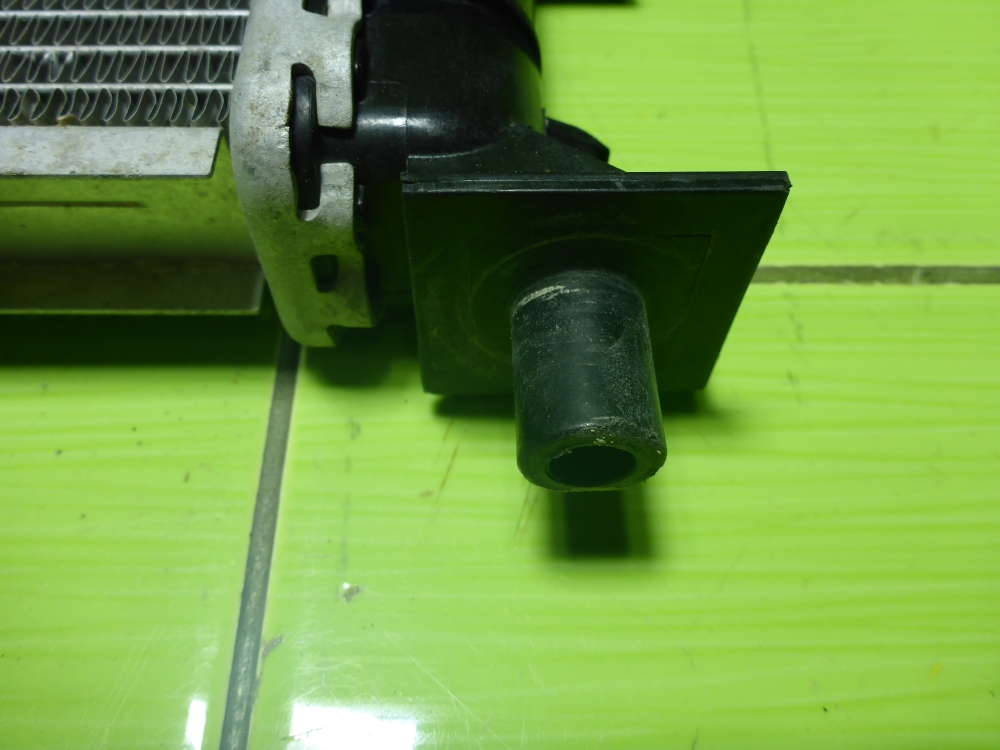 Радиатор охлаждения двигателя основной