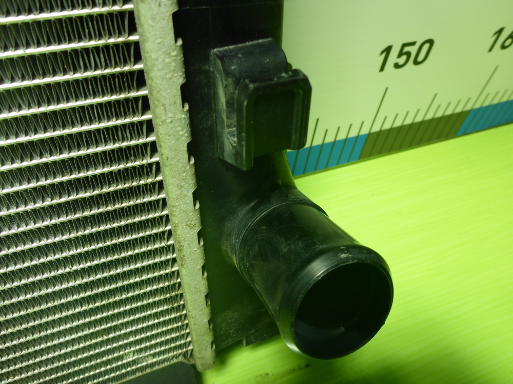 Радиатор охлаждения двигателя основной