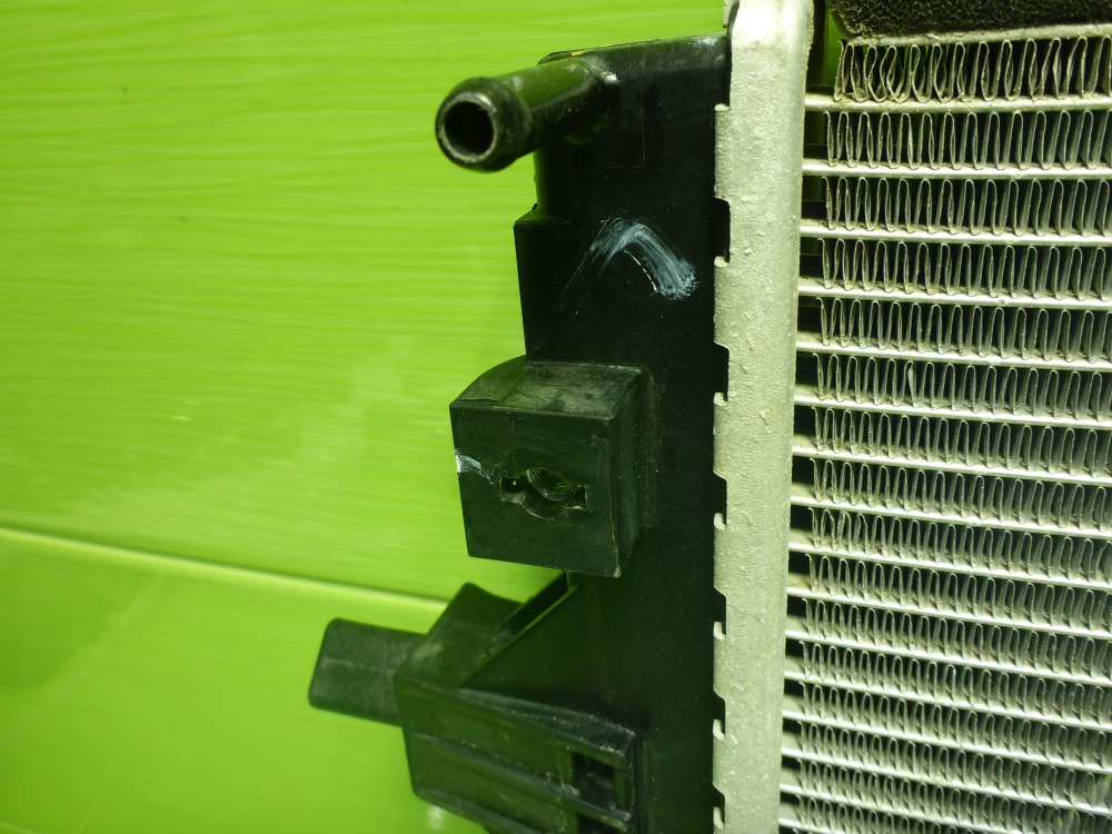 Радиатор охлаждения двигателя основной